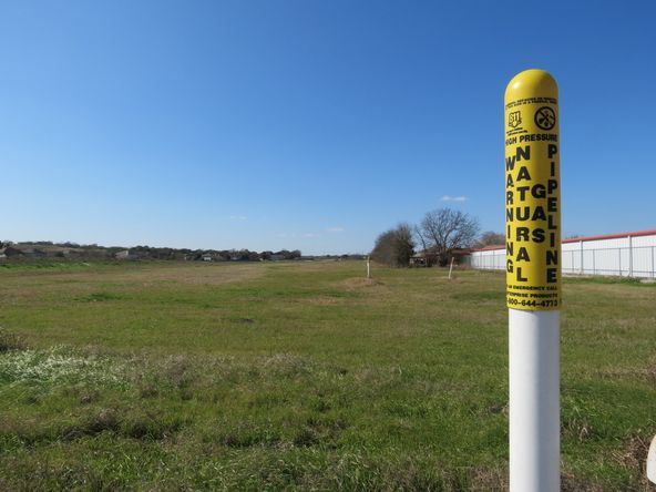 Great Multifamily Site on FM 725 Near IH 35 : 1609 McQueeney Road, New Braunfels, TX 78130